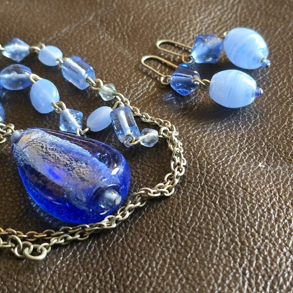 Vintage necklace/earring set:  Ocean blue Murano-style glass pendant - Picture 7 of 7